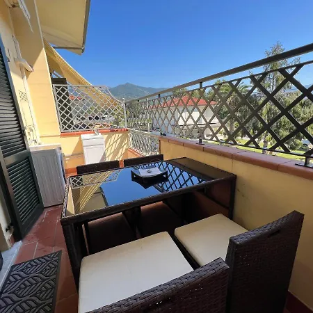 Matiseahouse Apartament Massa (Tuscany)